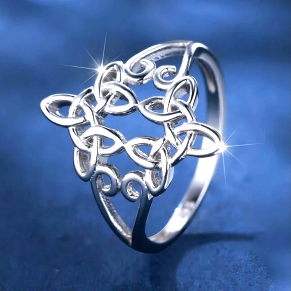 Sterling Silver Hollow Out Celtic Knot Ring Size 💍 9